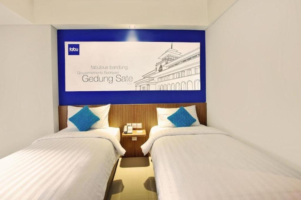 Indies Hotel Бандунг Екстериор снимка