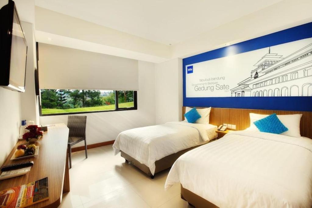 Indies Hotel Бандунг Екстериор снимка
