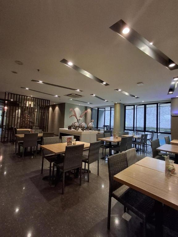 Indies Hotel Бандунг Екстериор снимка